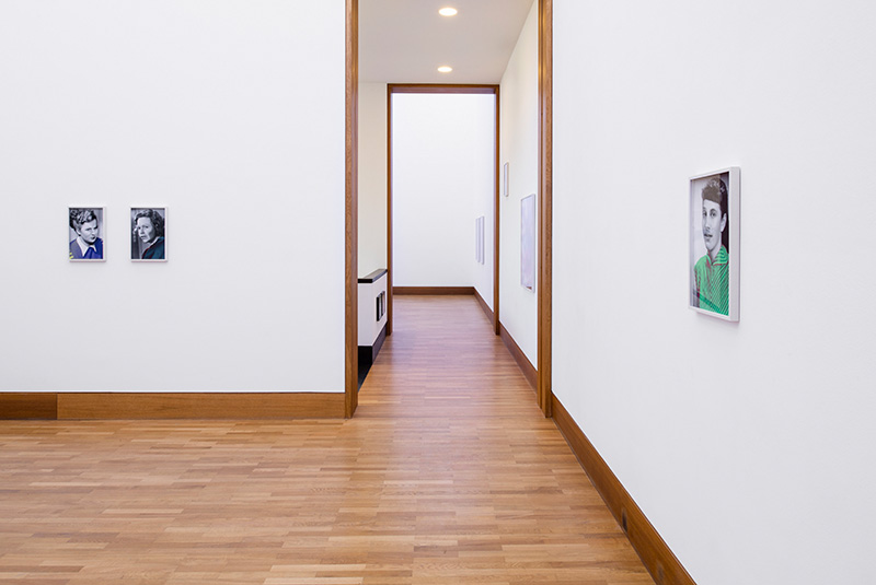 Queers, Installationview, Galerie Gisela Clement, Bonn, 2021, Foto: David Ertl